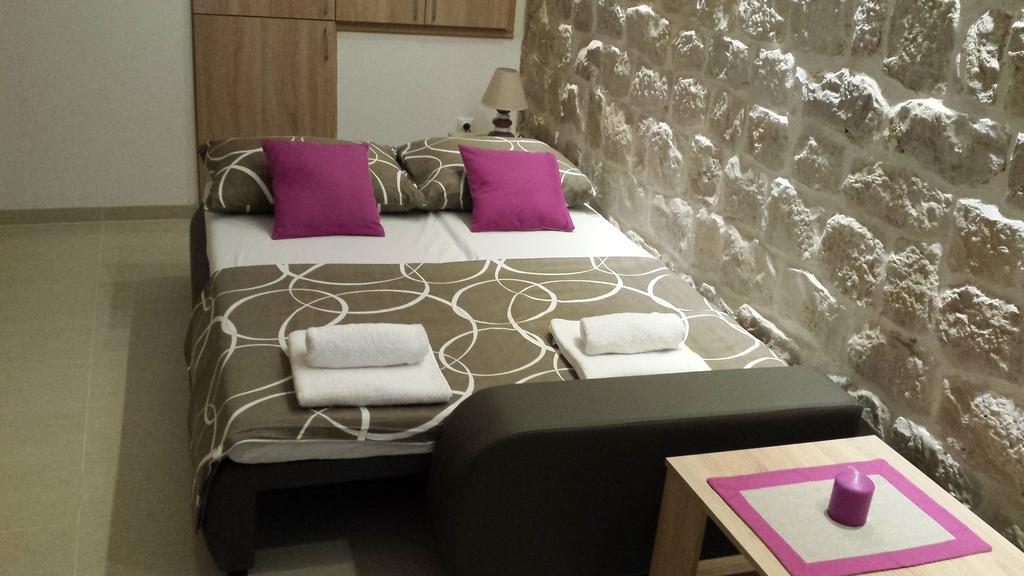 Studio Apartment Legcevic Kaštela Habitación foto